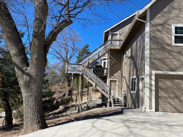 1010 Black Oaks Drive Lake Arrowhead, CA 92352 - Photo 44 of 52 a view of outdoor space and front view of a house