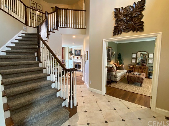 1010 Black Oaks Drive Lake Arrowhead, CA 92352 - Photo 9 of 52 a view of entryway and hall