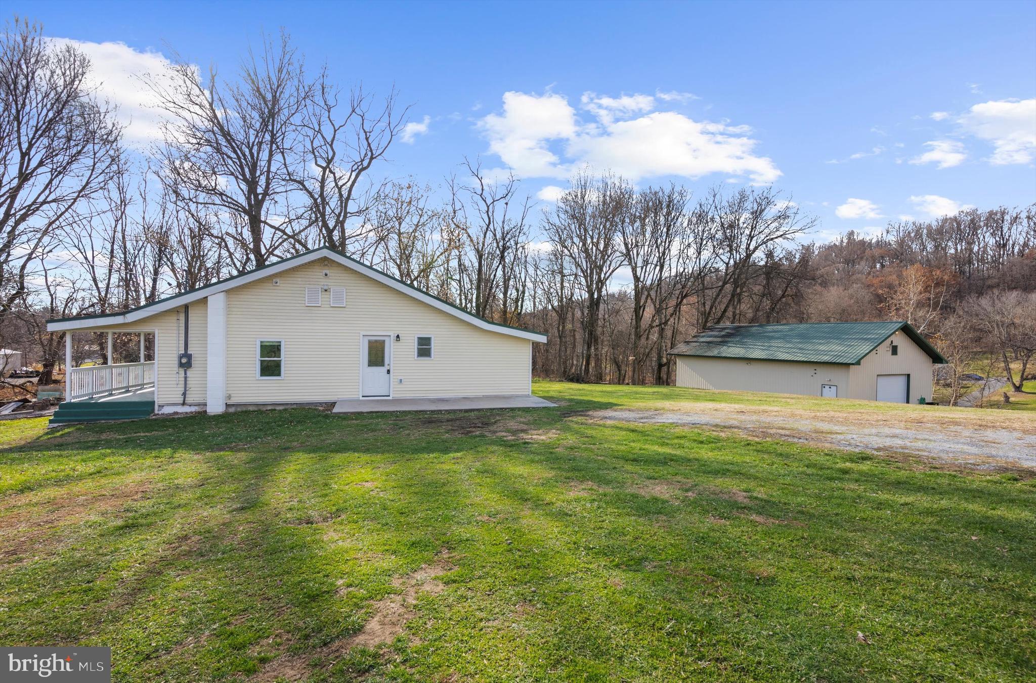 2219 Back Road Sharpsburg, MD 21782 - Photo 31 of 31 a front view of house with yard and trees