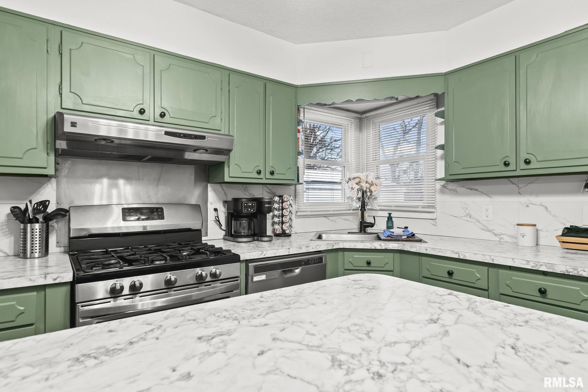 1016 Johnson Lane Springfield, IL 62702 - Photo 11 of 30