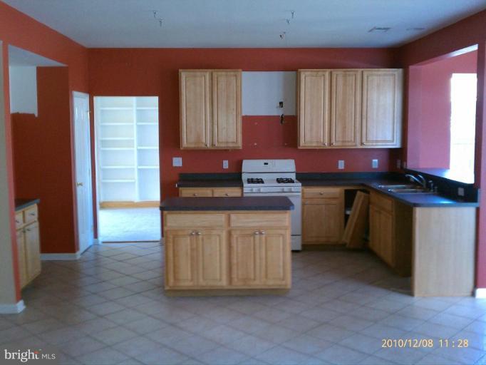 1103 Ruddy Duck Court Denton, MD 21629 - Photo 2 of 9 Kitchen