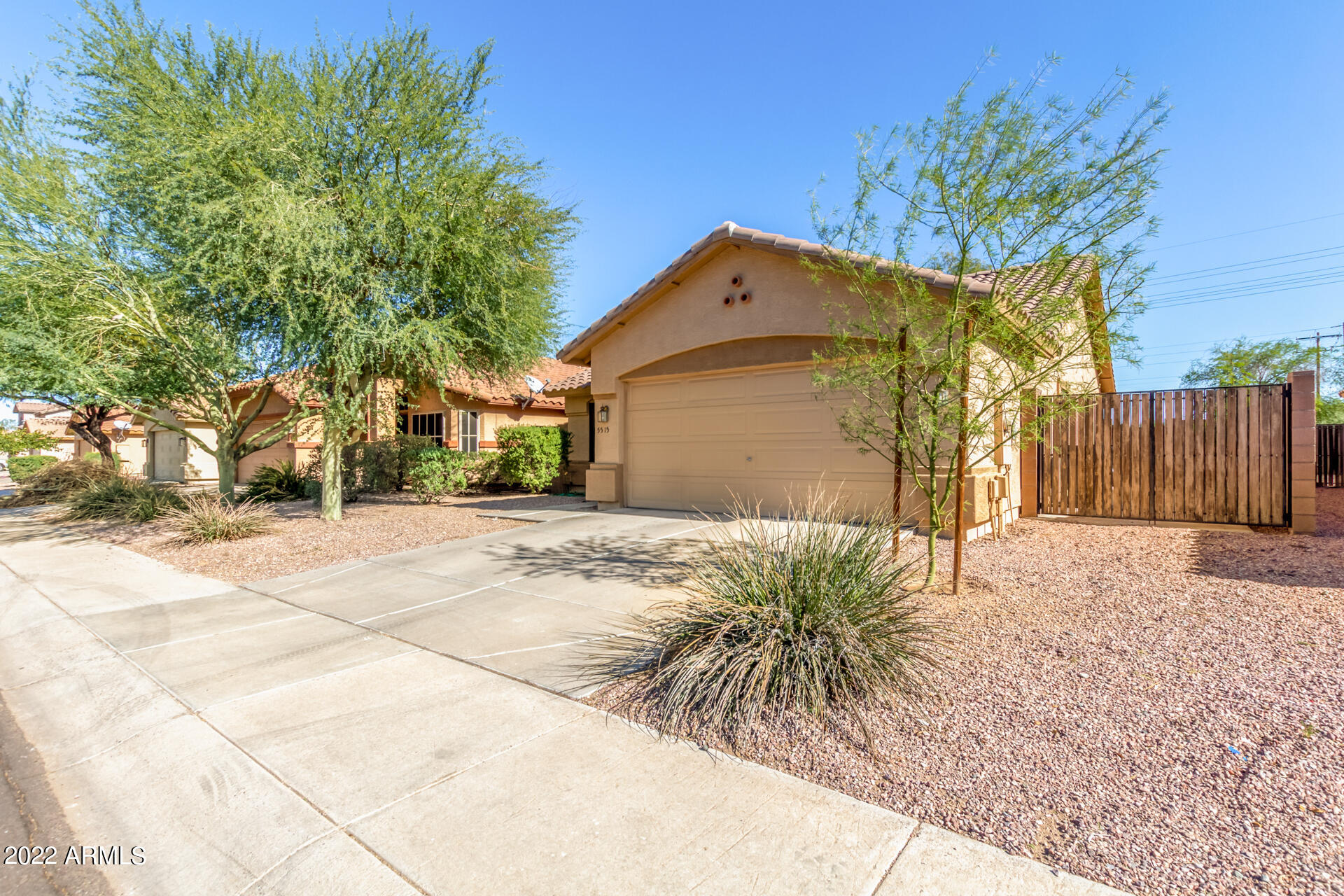 5515 South 15th Way Phoenix, AZ 85040 - Photo 5 of 28 a view of a backyard of the house