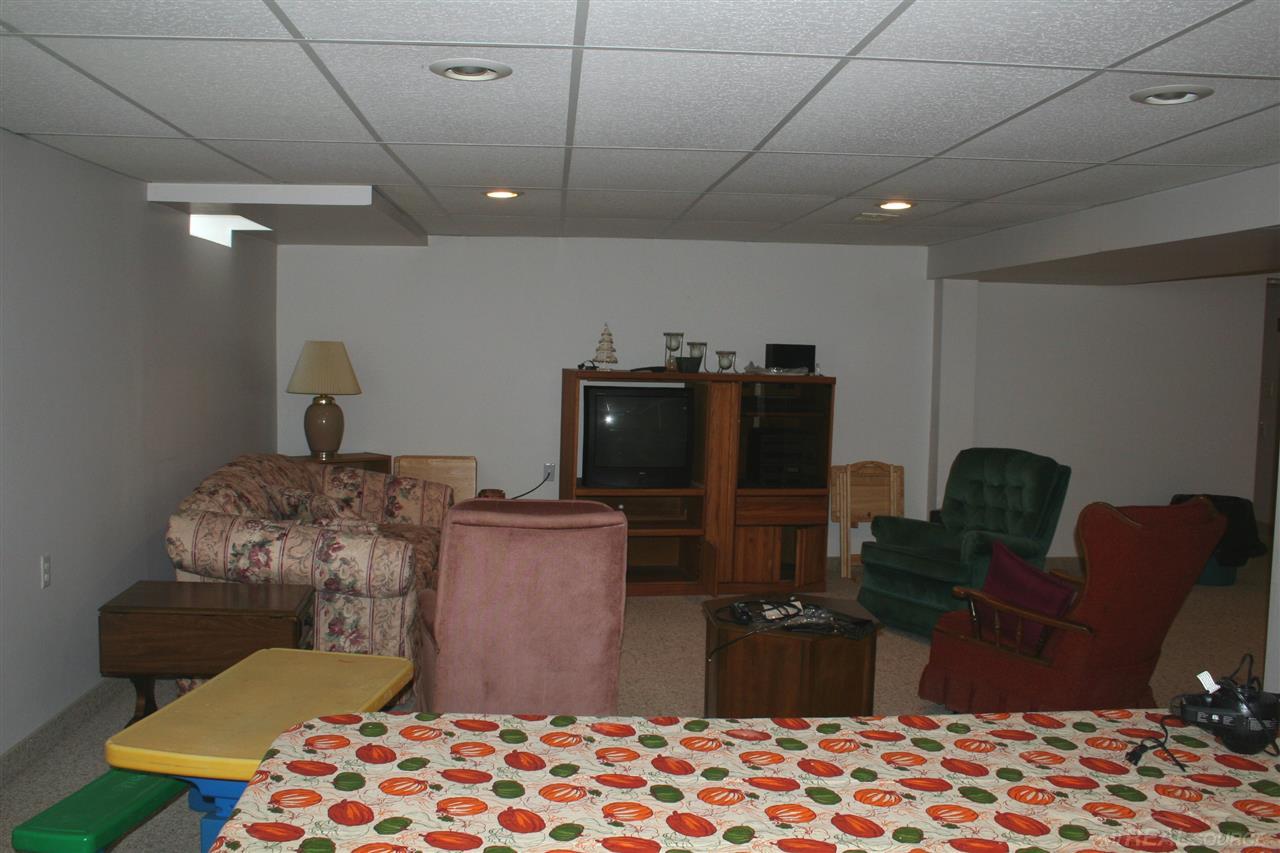 16969 Country Ridge Lane Macomb, MI 48044 - Photo 30 of 38 31275306-29.JPG