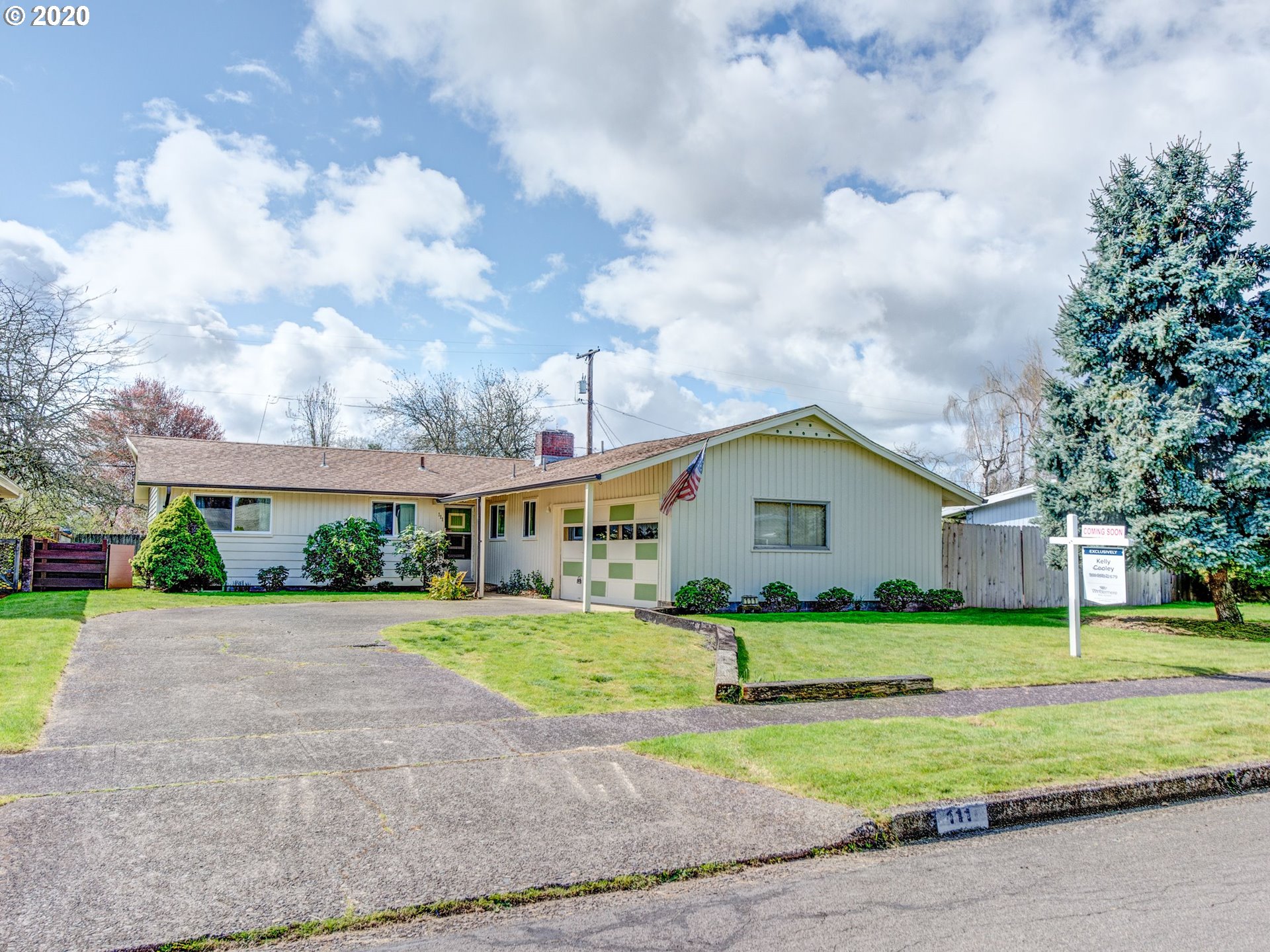 111 Greenvale Drive Springfield, OR 97477 - Photo 2 of 26 Gallery Image 2