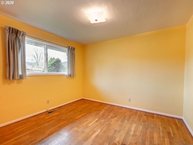 111 Greenvale Drive Springfield, OR 97477 - Photo 16 of 26 Gallery Image 16