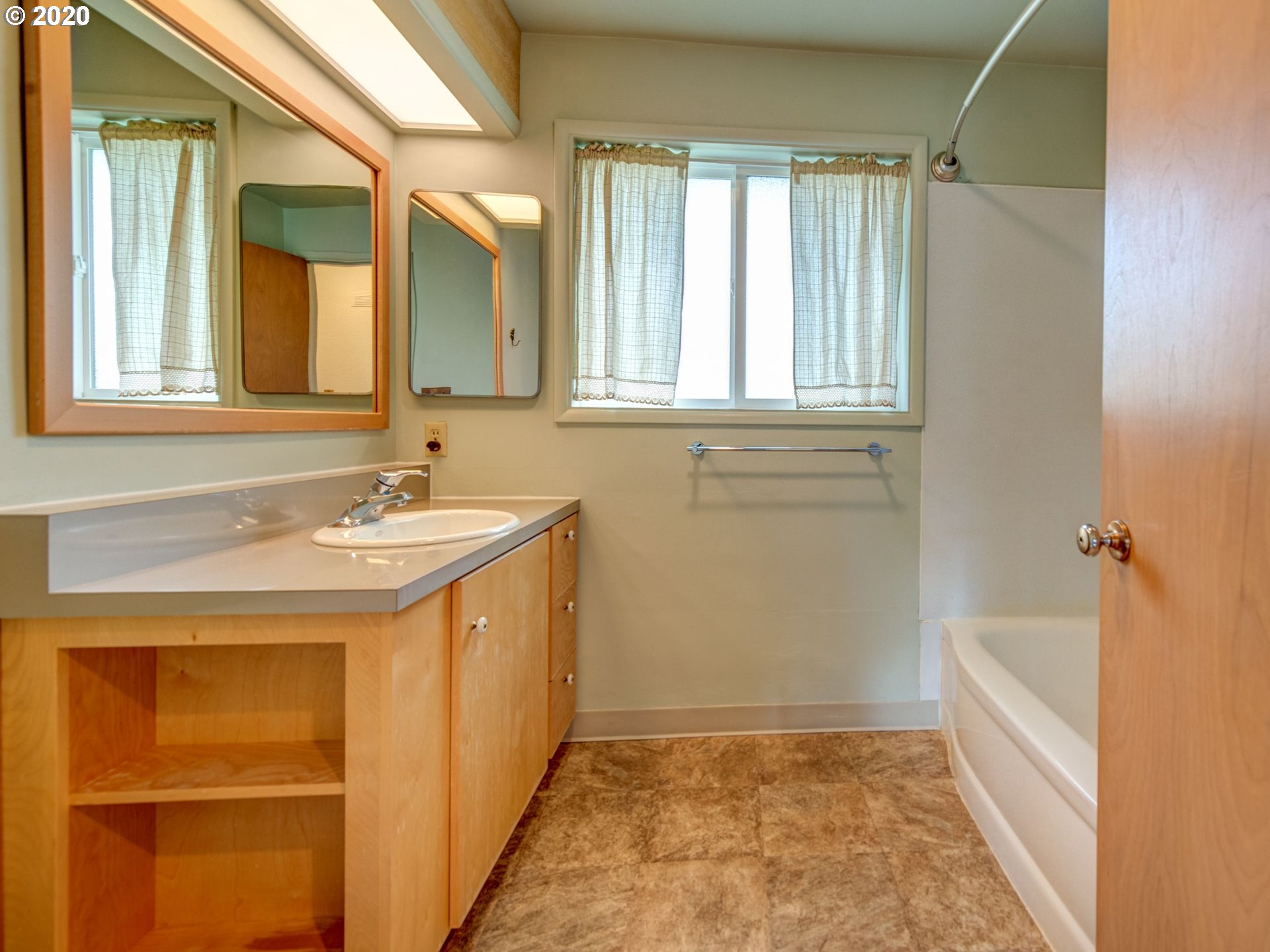 111 Greenvale Drive Springfield, OR 97477 - Photo 21 of 26 Gallery Image 21