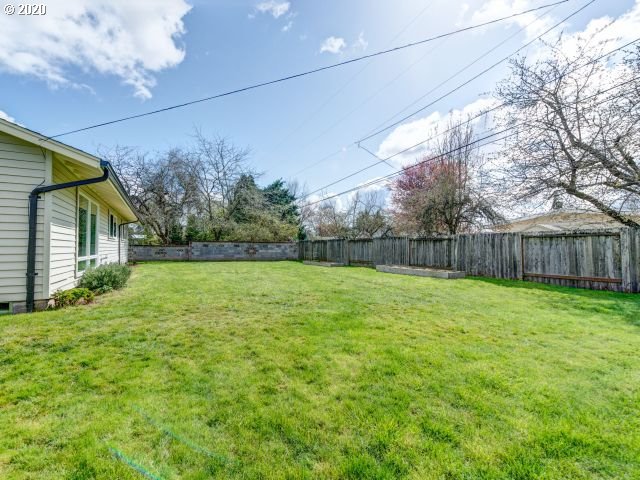 111 Greenvale Drive Springfield, OR 97477 - Photo 23 of 26 Gallery Image 23