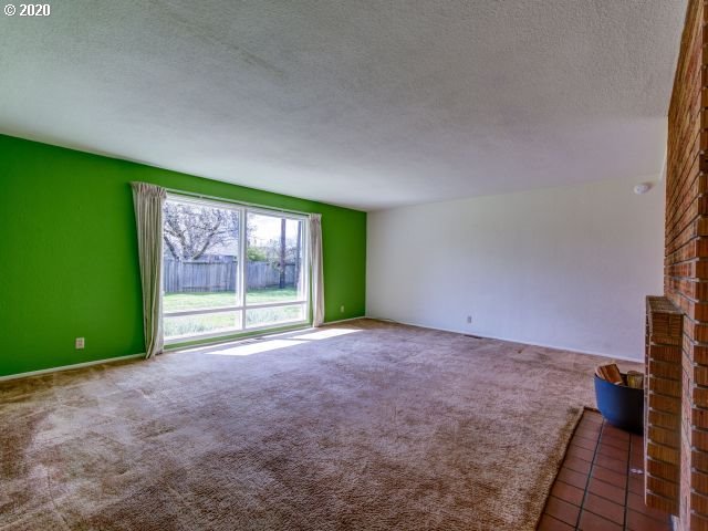 111 Greenvale Drive Springfield, OR 97477 - Photo 5 of 26 Gallery Image 5
