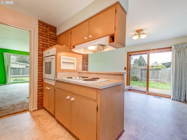 111 Greenvale Drive Springfield, OR 97477 - Photo 10 of 26 Gallery Image 10