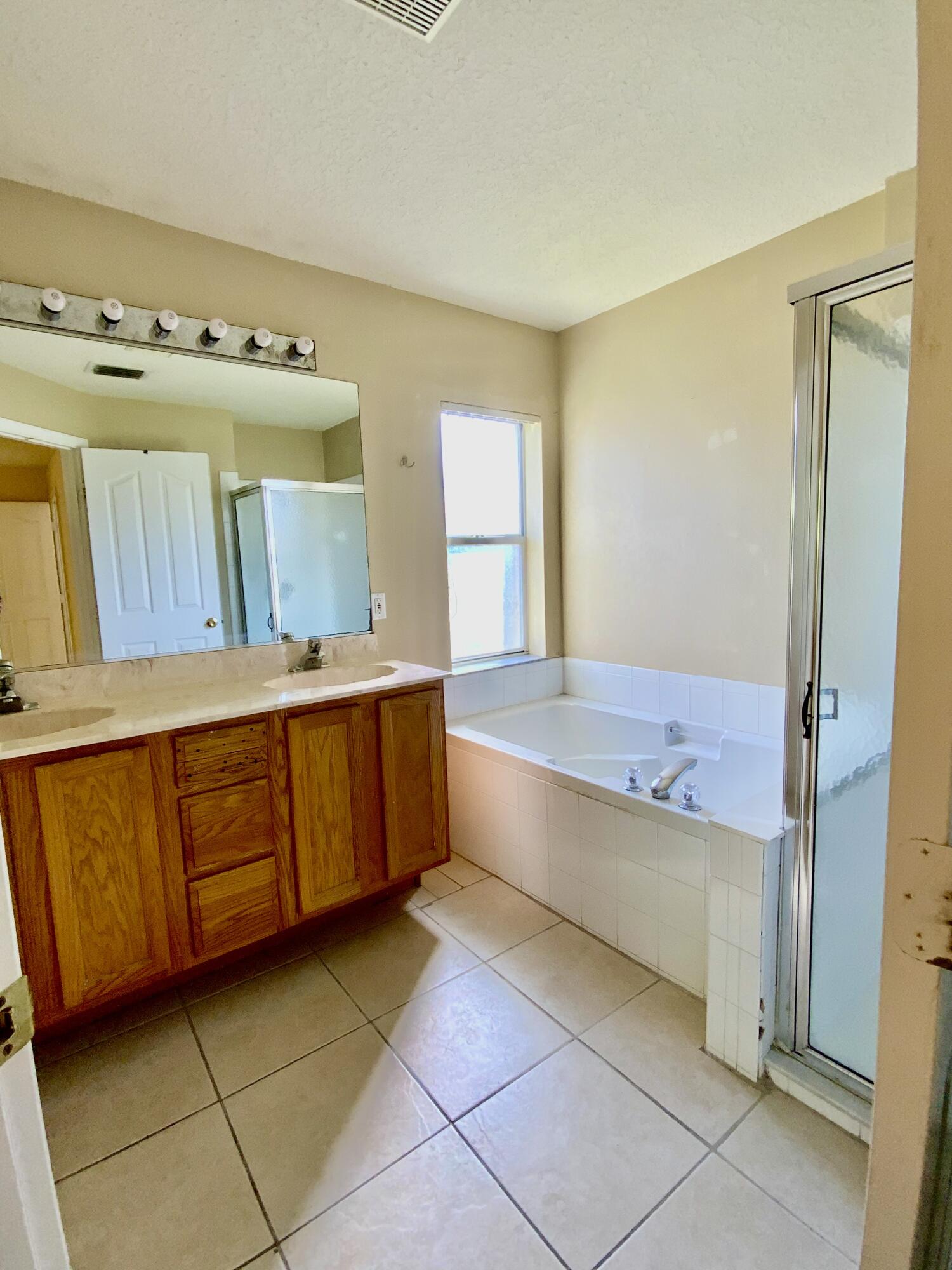 1157 Southeast Mendavia Avenue Port St. Lucie, FL 34952 - Photo 11 of 20 IMG_0021