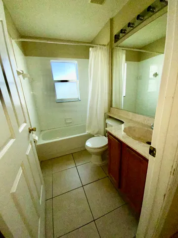 $2,300 | 1157 Southeast Mendavia Avenue, Port St. Lucie, FL 34952