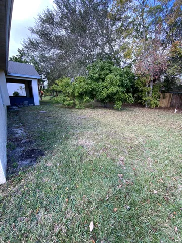 $2,300 | 1157 Southeast Mendavia Avenue, Port St. Lucie, FL 34952