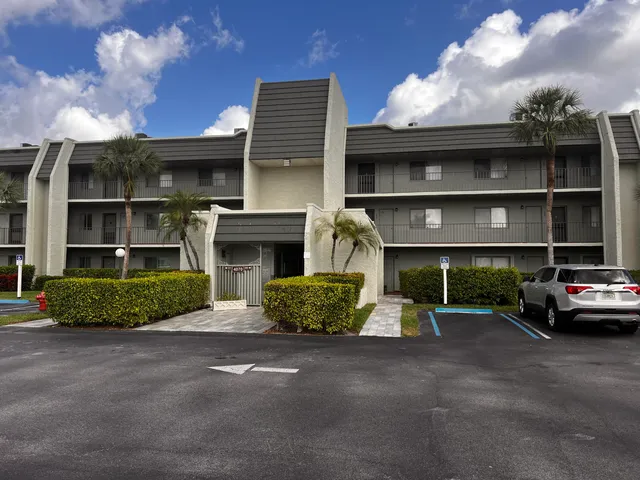 $150,000 | 4070 Tivoli Court, Unit 202, Lake Worth, FL 33467