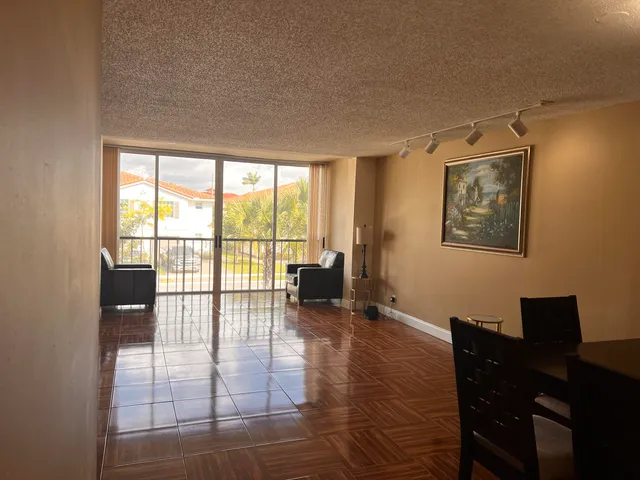 $150,000 | 4070 Tivoli Court, Unit 202, Lake Worth, FL 33467