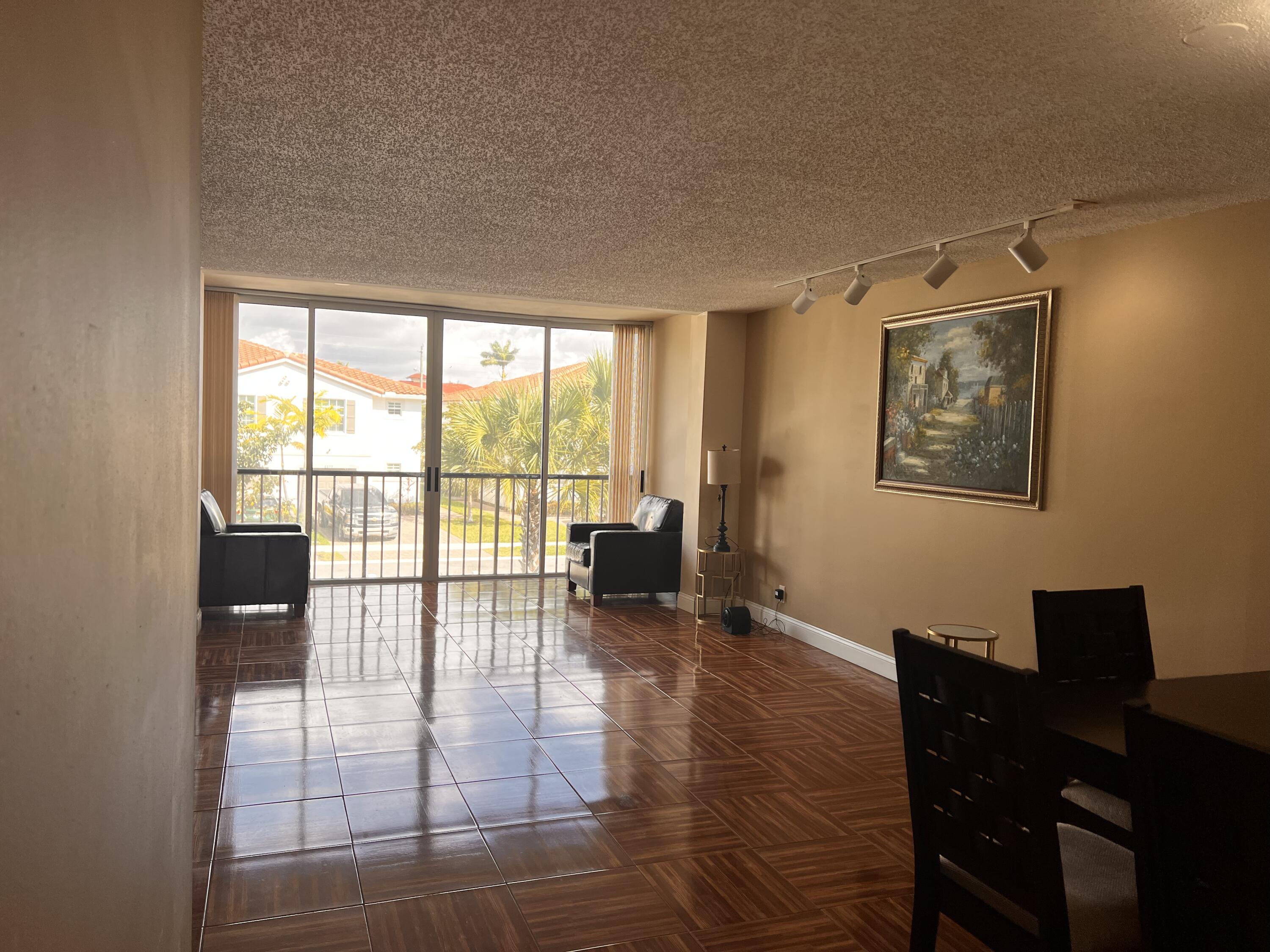 4070 Tivoli Court, Unit 202 Lake Worth, FL 33467 - Photo 25 of 28 2025-02-19 10.40.15