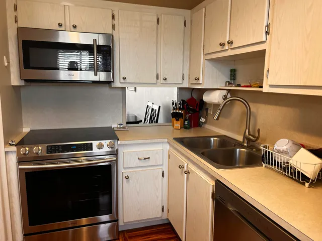 $150,000 | 4070 Tivoli Court, Unit 202, Lake Worth, FL 33467