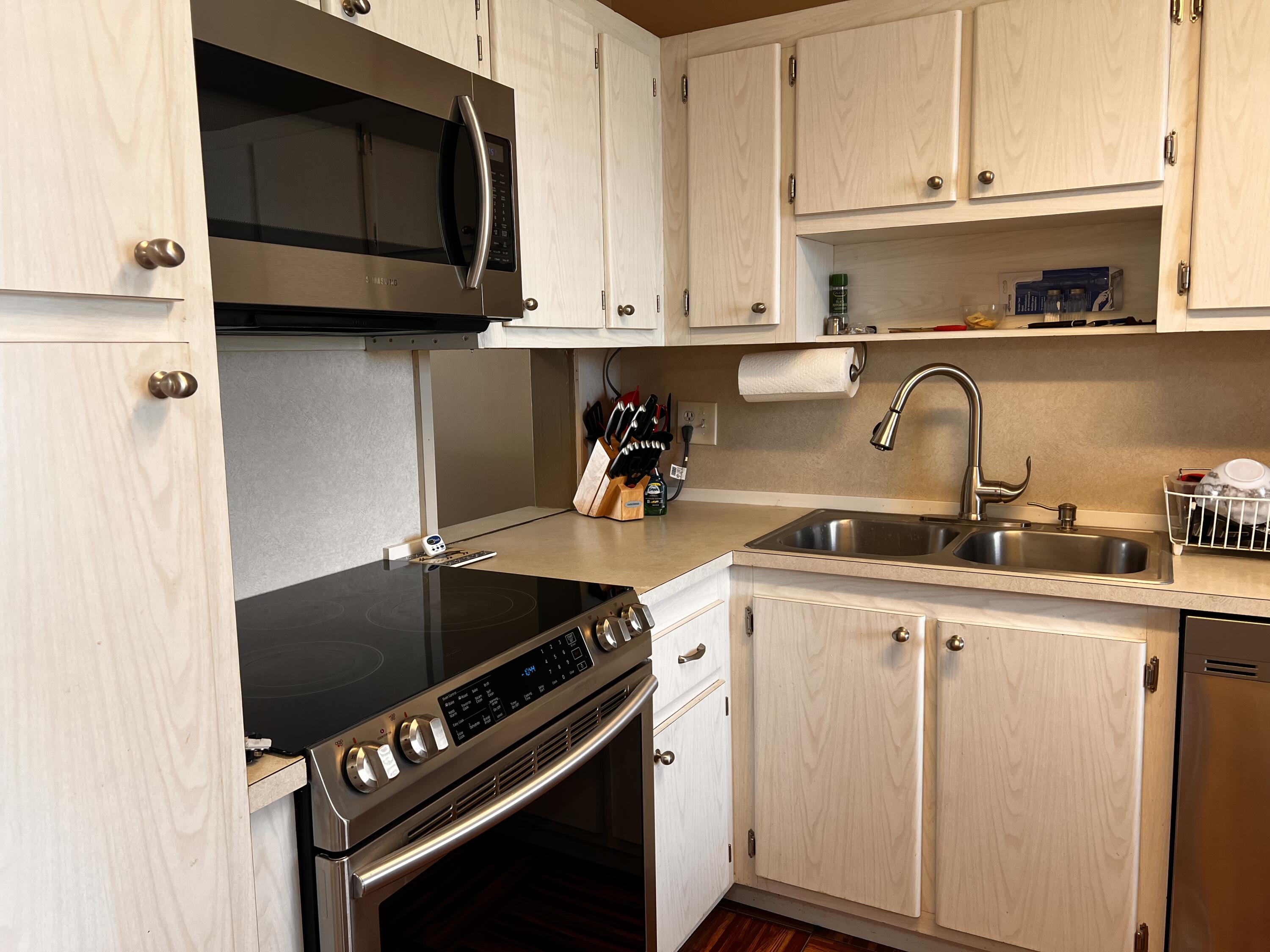 4070 Tivoli Court, Unit 202 Lake Worth, FL 33467 - Photo 10 of 28 2025-02-19 10.44.50