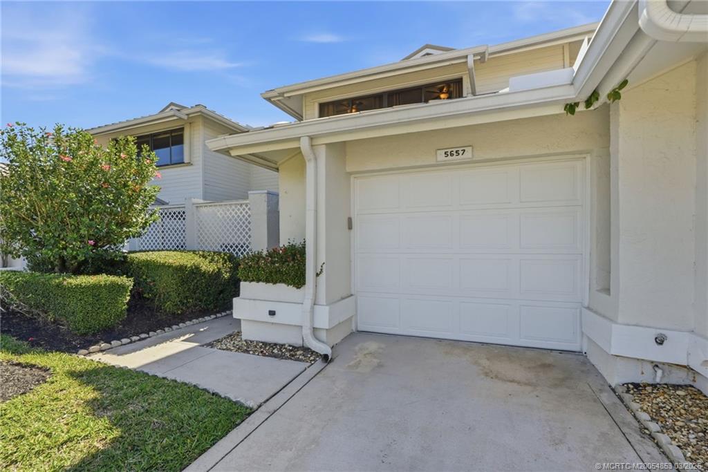 5657 Southeast Foxcross Place Stuart, FL 34997 - Photo 2 of 61