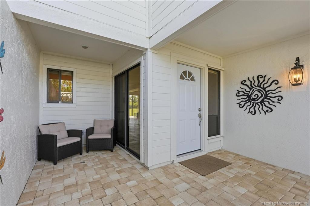5657 Southeast Foxcross Place Stuart, FL 34997 - Photo 4 of 61