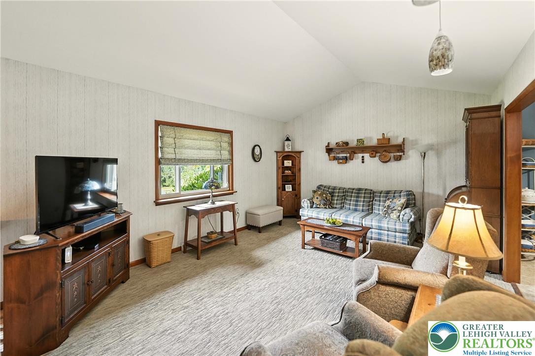 6176 Ridge Road Zionsville, PA 18092 - Photo 3 of 31 Gallery Image 3