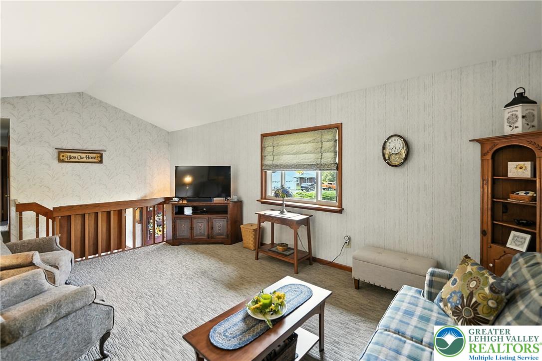 6176 Ridge Road Zionsville, PA 18092 - Photo 4 of 31 Gallery Image 4