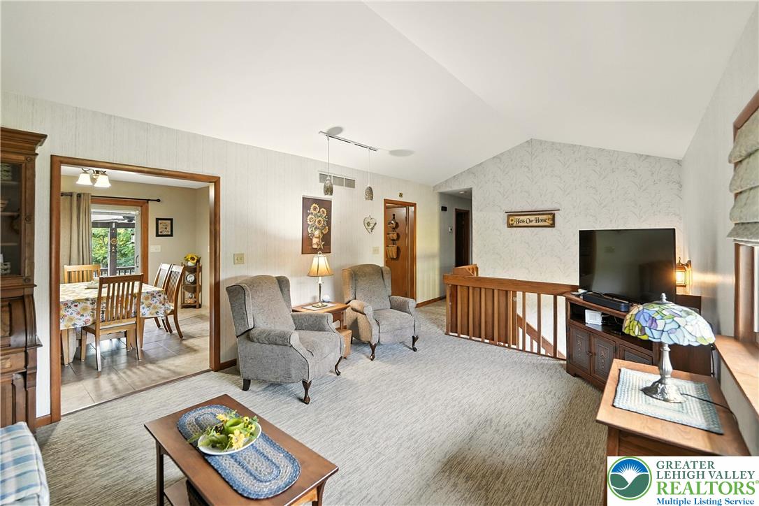 6176 Ridge Road Zionsville, PA 18092 - Photo 5 of 31 Gallery Image 5