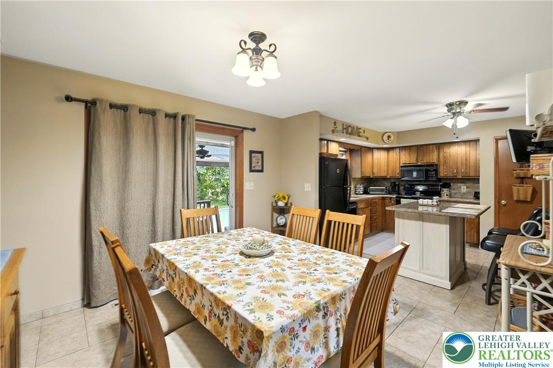 6176 Ridge Road Zionsville, PA 18092 - Photo 6 of 31 Gallery Image 6