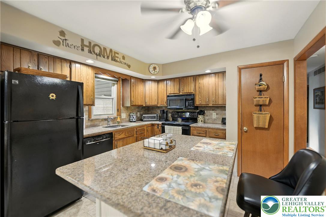 6176 Ridge Road Zionsville, PA 18092 - Photo 7 of 31 Gallery Image 7