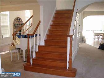 710 Kelli Lane Springfield, PA 19064 - Photo 2 of 11 View