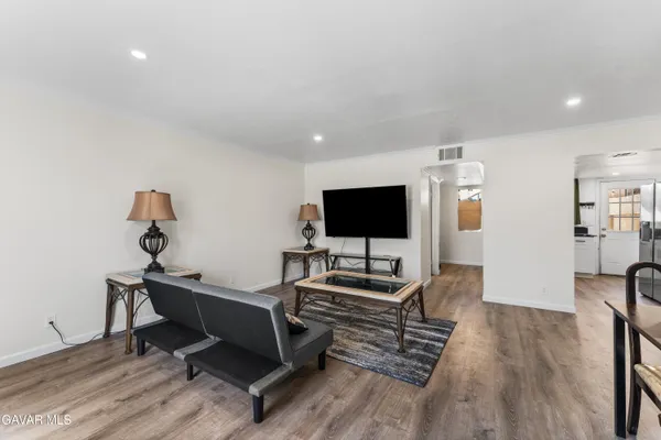 $319,999 | 1750 East Ave Q14, Unit 10, Palmdale, CA 93550