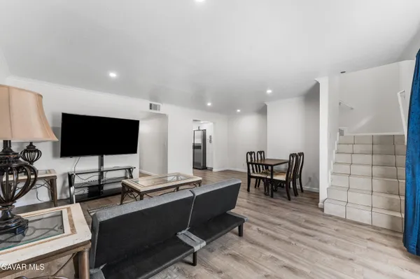 $319,999 | 1750 East Ave Q14, Unit 10, Palmdale, CA 93550