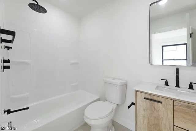 $3,000 | 27 Robert Street, Paterson, NJ 07503