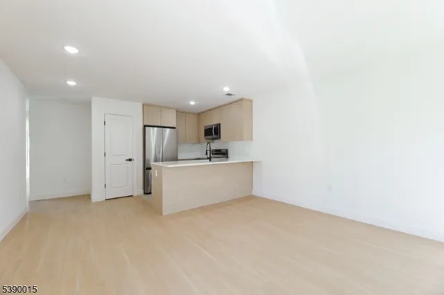 $3,000 | 27 Robert Street, Paterson, NJ 07503