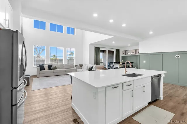 a bed room with a bed and a fireplace