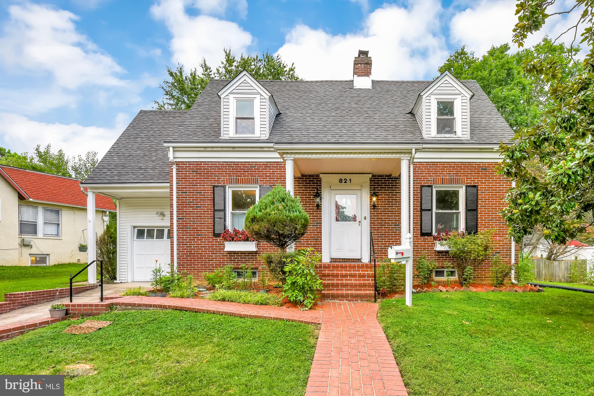 821 Warwick Road Baltimore, MD 21229 - Photo 1 of 29