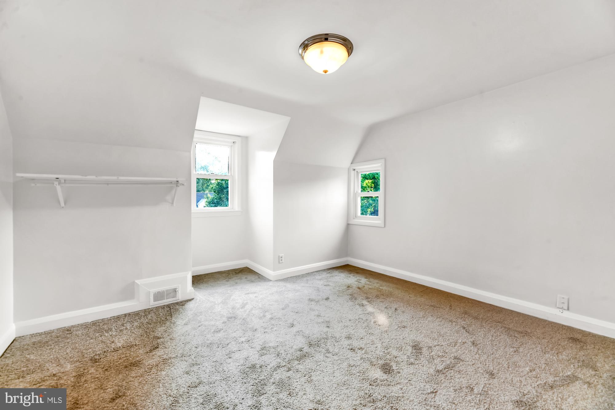 821 Warwick Road Baltimore, MD 21229 - Photo 14 of 29