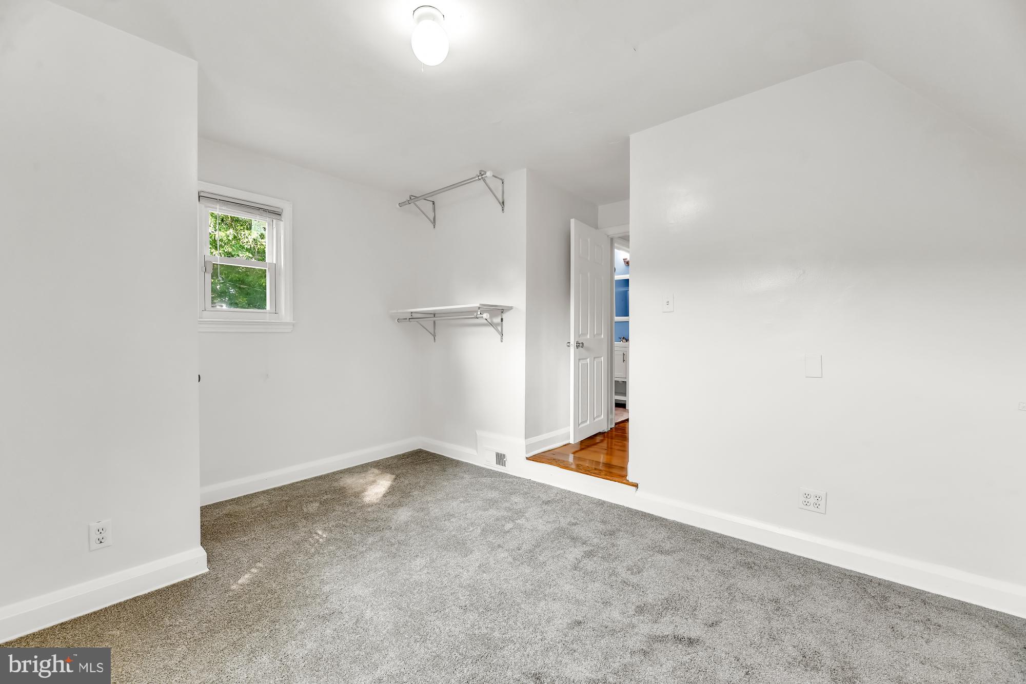 821 Warwick Road Baltimore, MD 21229 - Photo 17 of 29