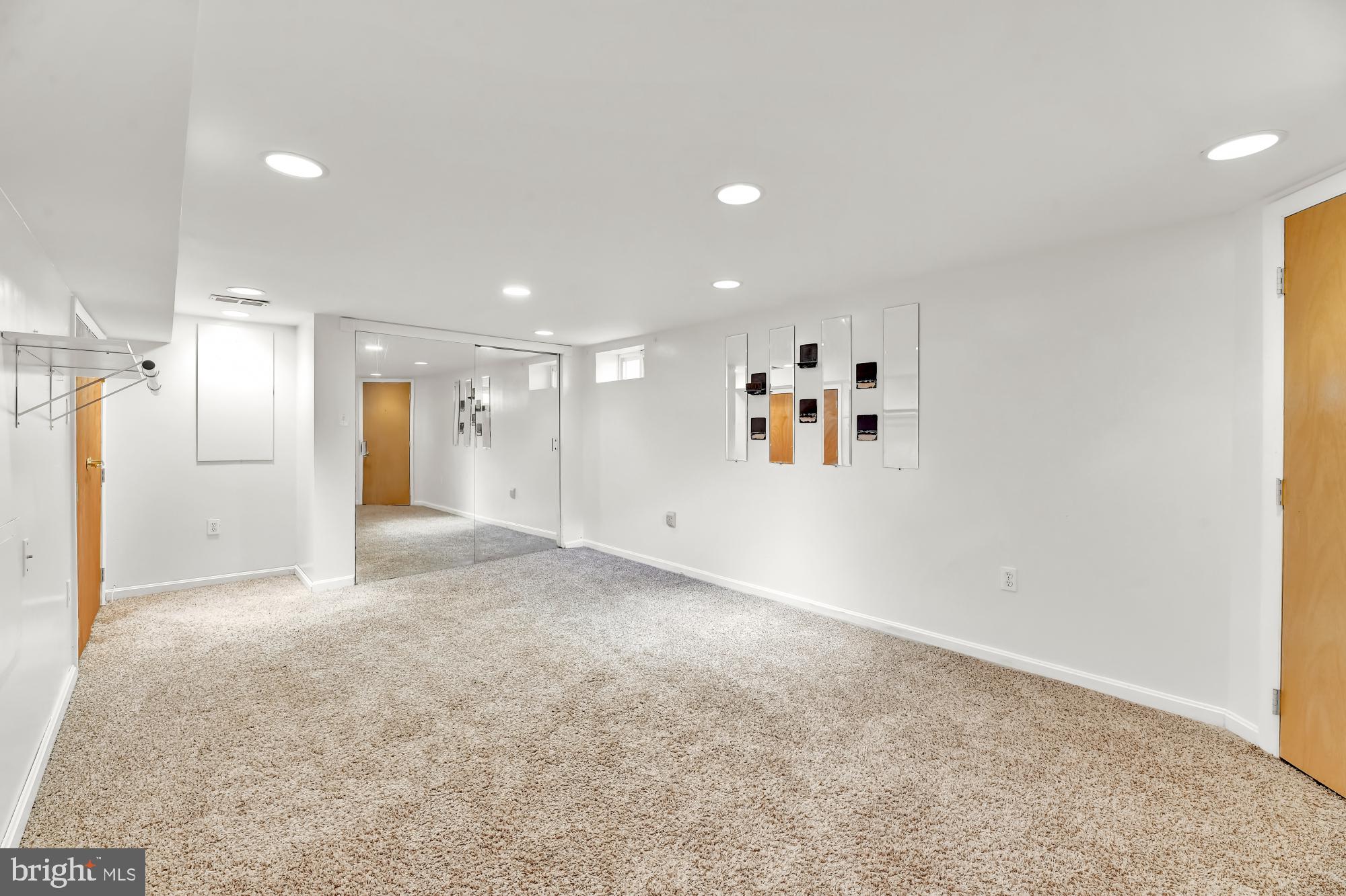 821 Warwick Road Baltimore, MD 21229 - Photo 20 of 29