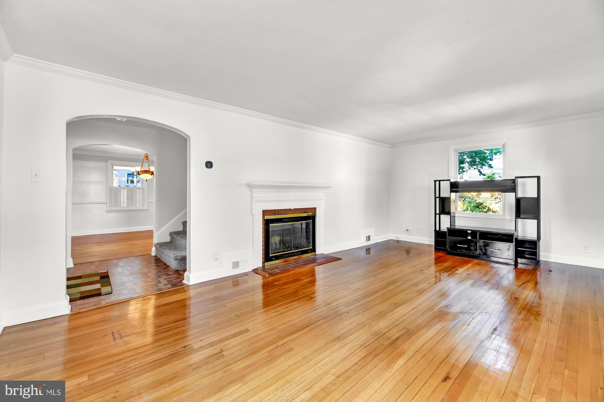 821 Warwick Road Baltimore, MD 21229 - Photo 4 of 29