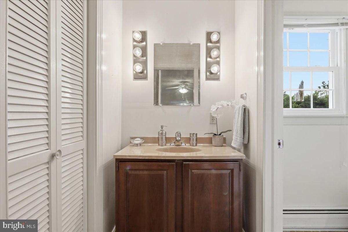 2447 Headquarters Road Edinburg, VA 22824 - Photo 28 of 58 Main Bath