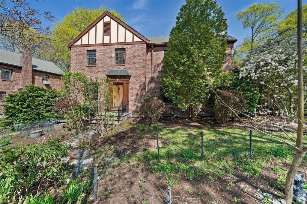 56 West Boulevard Road Newton, MA 02459 - Photo 19 of 19