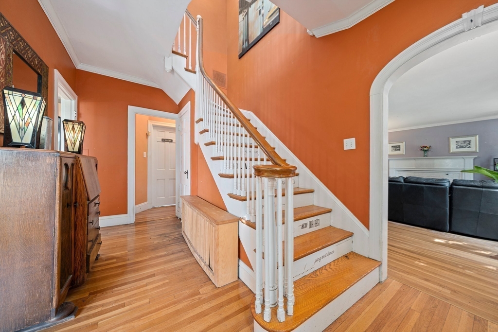 56 West Boulevard Road Newton, MA 02459 - Photo 4 of 19