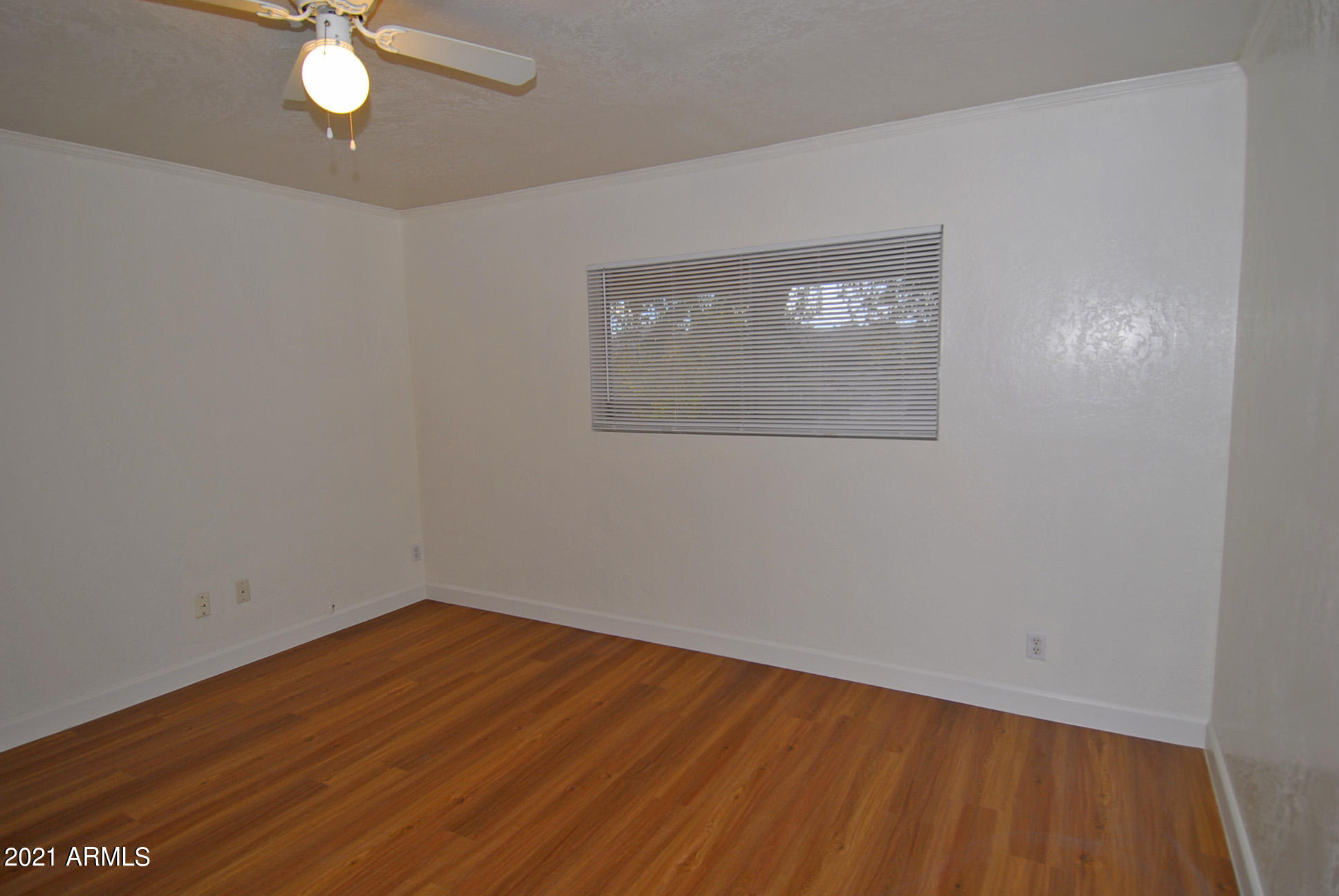 810 East Colter Street, Unit 30 Phoenix, AZ 85014 - Photo 12 of 22 10MBR 2 Window