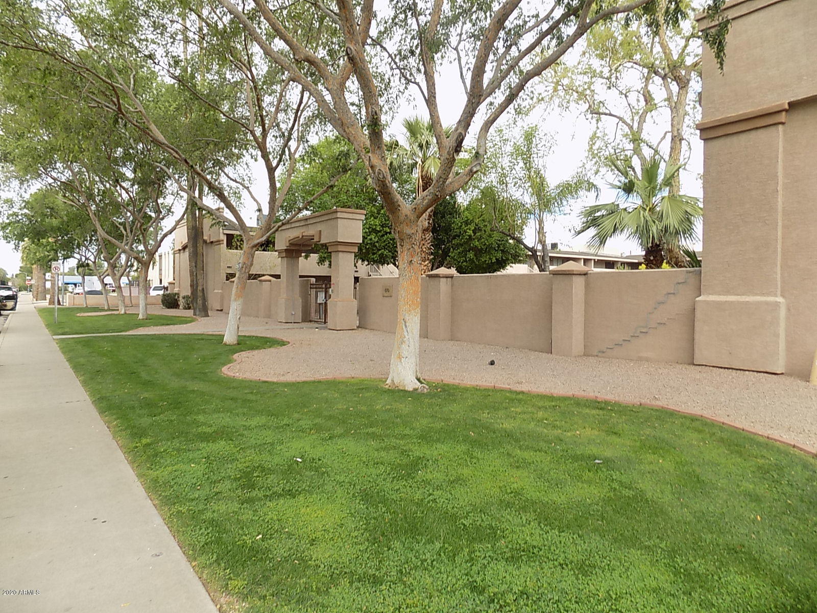810 East Colter Street, Unit 30 Phoenix, AZ 85014 - Photo 20 of 22 Front W