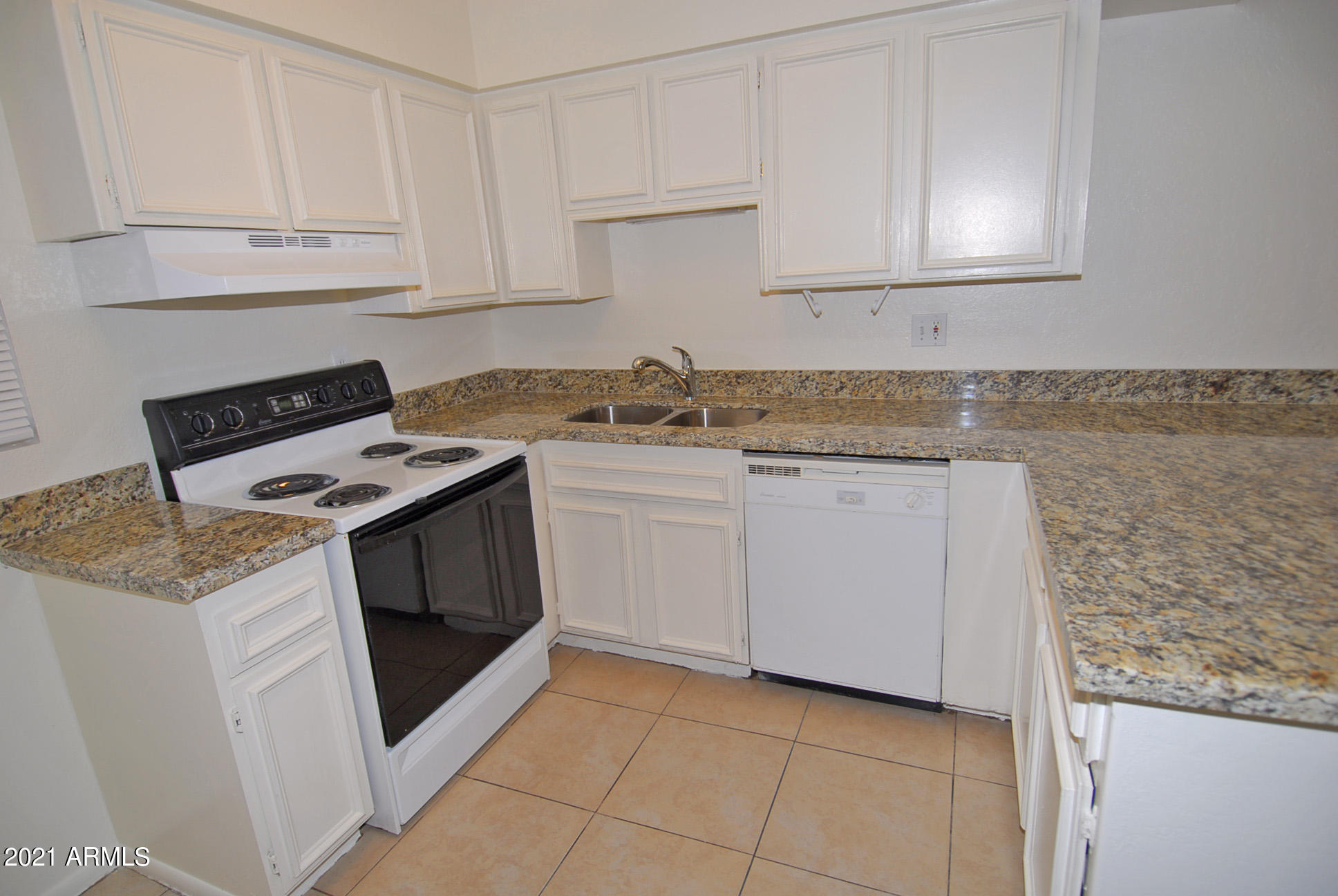 810 East Colter Street, Unit 30 Phoenix, AZ 85014 - Photo 3 of 22 6Kit2 Sink NG3