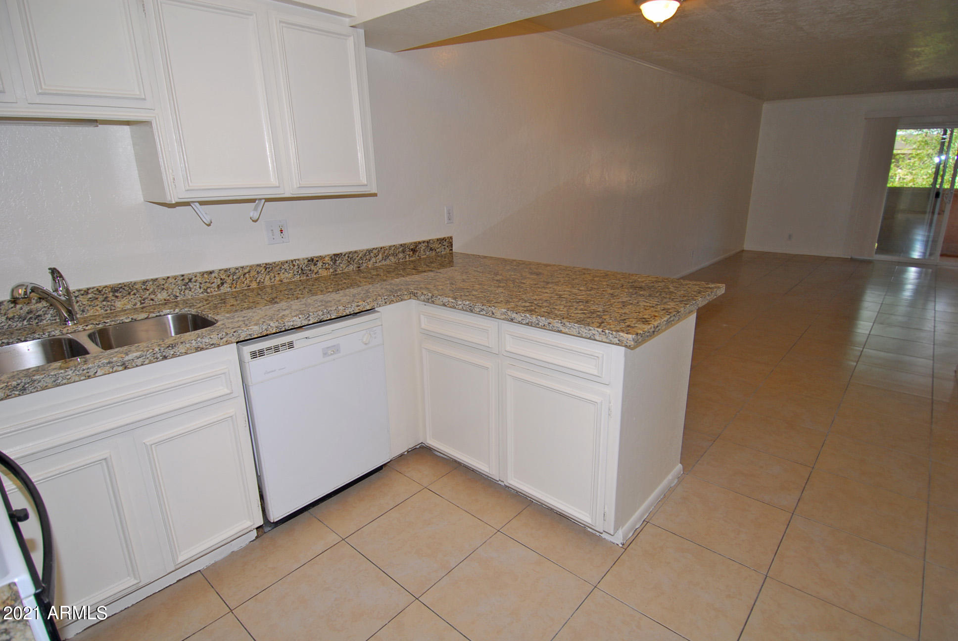 810 East Colter Street, Unit 30 Phoenix, AZ 85014 - Photo 4 of 22 5Kit2BB NG2