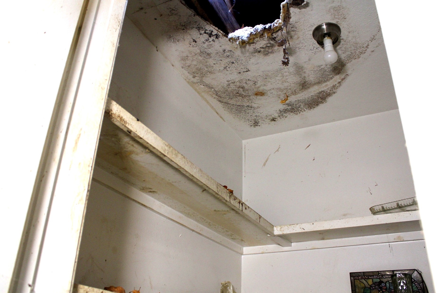 386 Lawrence Road Trinity, TX 75862 - Photo 19 of 30 a bathroom with a sink and mirror