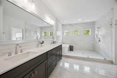 $652,000 | 1747 Ojeman Point Lane, Houston, TX 77055