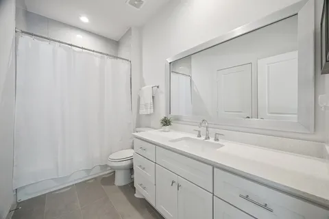 $652,000 | 1747 Ojeman Point Lane, Houston, TX 77055