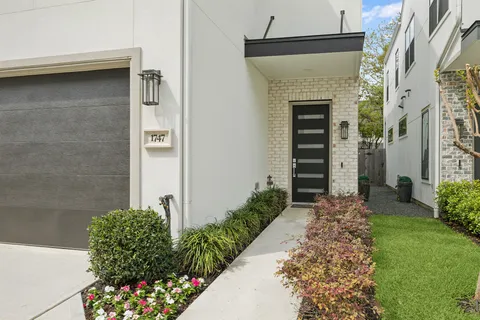 $652,000 | 1747 Ojeman Point Lane, Houston, TX 77055